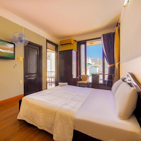 Ponys Hotel Nha Trang Eksteriør bilde